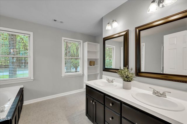 912 Stable Ridge Drive, Holly Springs, NC 27540