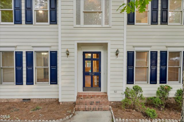 912 Stable Ridge Drive, Holly Springs, NC 27540