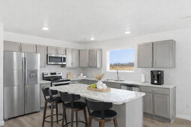 814 S Orchard Way, Springfield, MO 65802