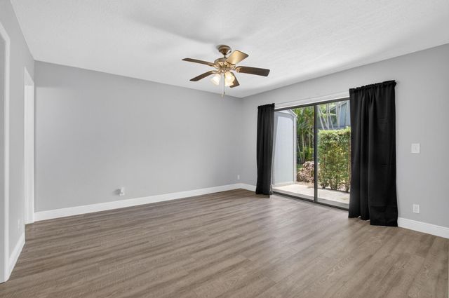 2535 SW 22nd Avenue 103, Delray Beach, FL 33445
