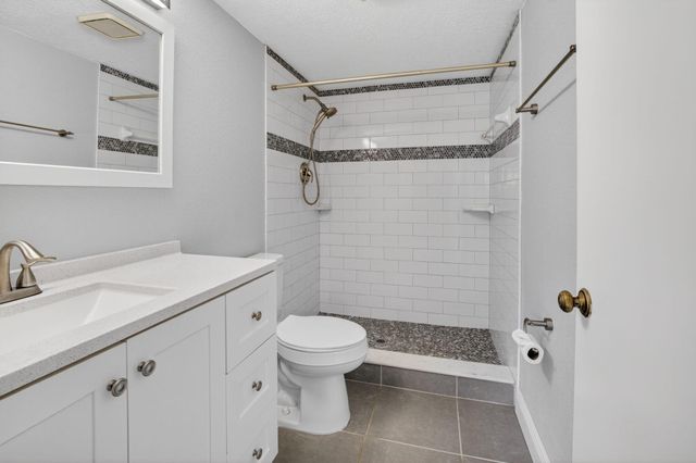 2535 SW 22nd Avenue 103, Delray Beach, FL 33445
