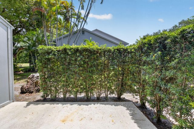 2535 SW 22nd Avenue 103, Delray Beach, FL 33445