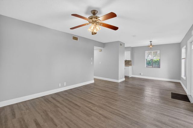2535 SW 22nd Avenue 103, Delray Beach, FL 33445