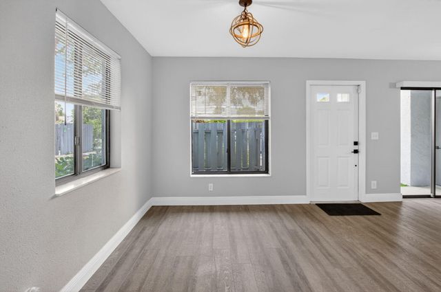 2535 SW 22nd Avenue 103, Delray Beach, FL 33445
