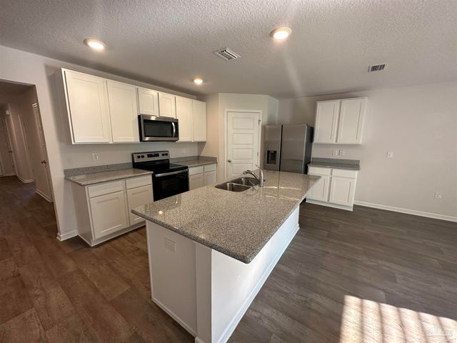 4066 Blaney Ln, Pace, FL 32571