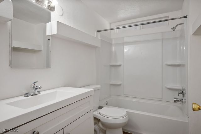 2879 Green Tree Avenue, Las Vegas, NV 89142