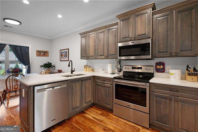 121 Freedoms Way, Calhoun, GA 30701