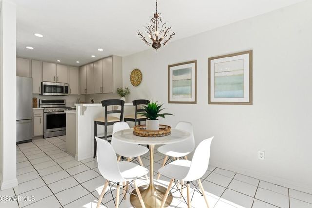 4265 Las Virgenes Road 4, Calabasas, CA 91302