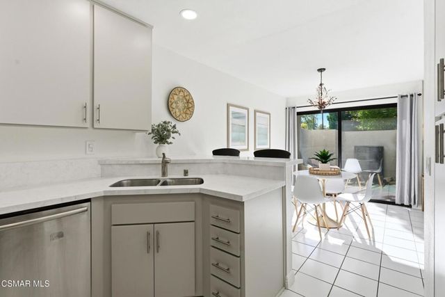 4265 Las Virgenes Road 4, Calabasas, CA 91302