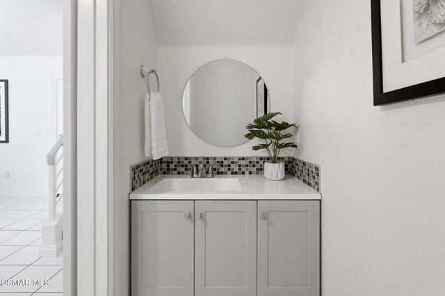 4265 Las Virgenes Road 4, Calabasas, CA 91302