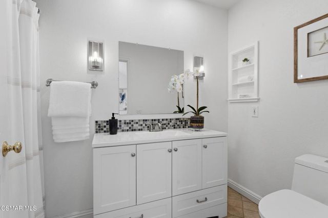 4265 Las Virgenes Road 4, Calabasas, CA 91302