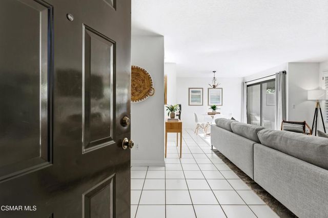 4265 Las Virgenes Road 4, Calabasas, CA 91302