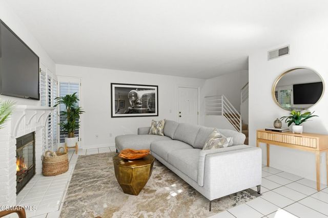 4265 Las Virgenes Road 4, Calabasas, CA 91302