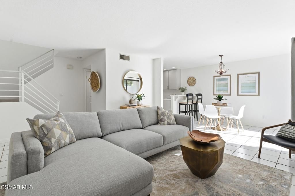 4265 Las Virgenes Road 4, Calabasas, CA 91302