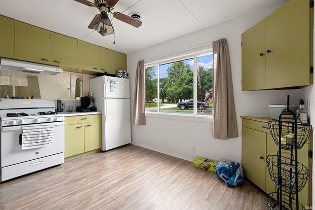 916 W Circle Drive, New Haven, IN 46774
