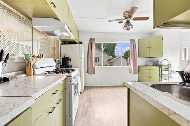916 W Circle Drive, New Haven, IN 46774