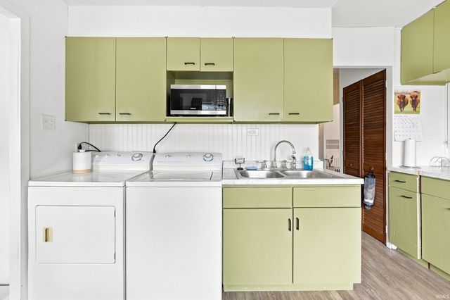 916 W Circle Drive, New Haven, IN 46774