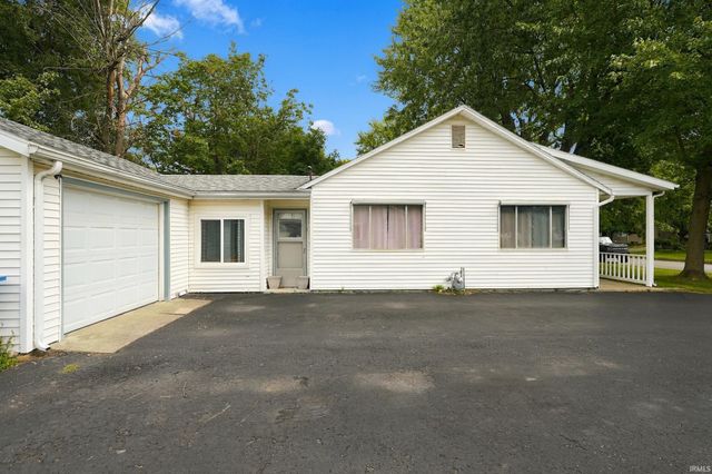 916 W Circle Drive, New Haven, IN 46774