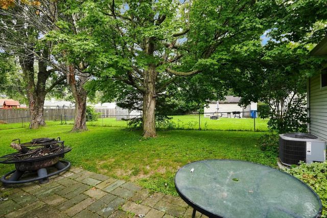 916 W Circle Drive, New Haven, IN 46774
