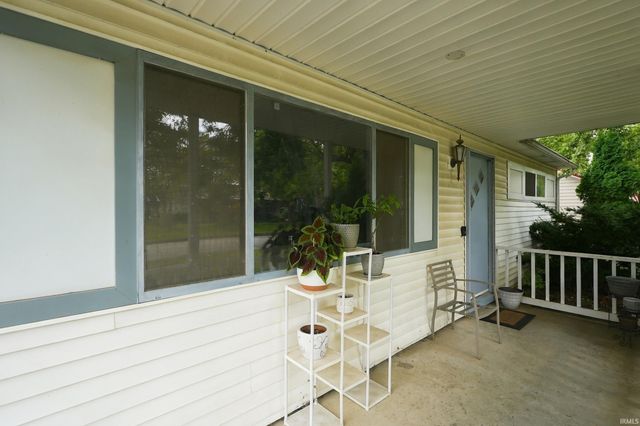 916 W Circle Drive, New Haven, IN 46774