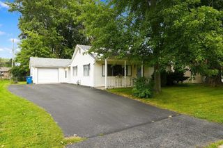 916 W Circle Drive, New Haven, IN 46774