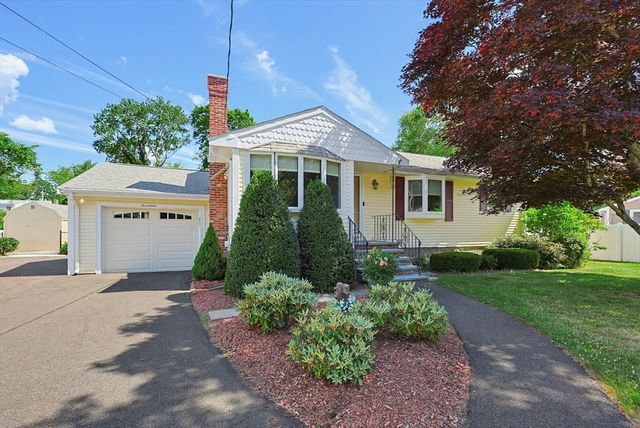 17 W Vanston Rd, Stoughton, MA 02072