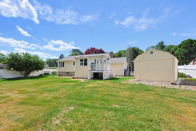 17 W Vanston Rd, Stoughton, MA 02072