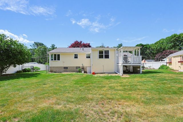 17 W Vanston Rd, Stoughton, MA 02072