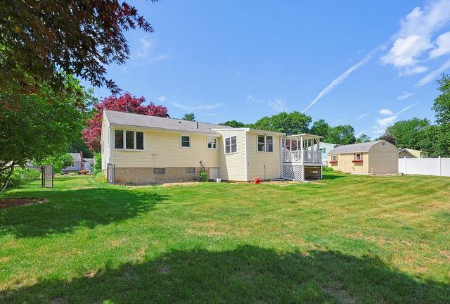 17 W Vanston Rd, Stoughton, MA 02072