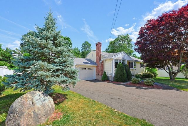 17 W Vanston Rd, Stoughton, MA 02072