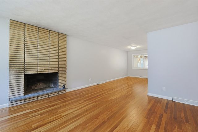 17 W Vanston Rd, Stoughton, MA 02072