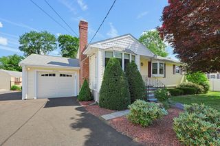 17 W Vanston Rd, Stoughton, MA 02072