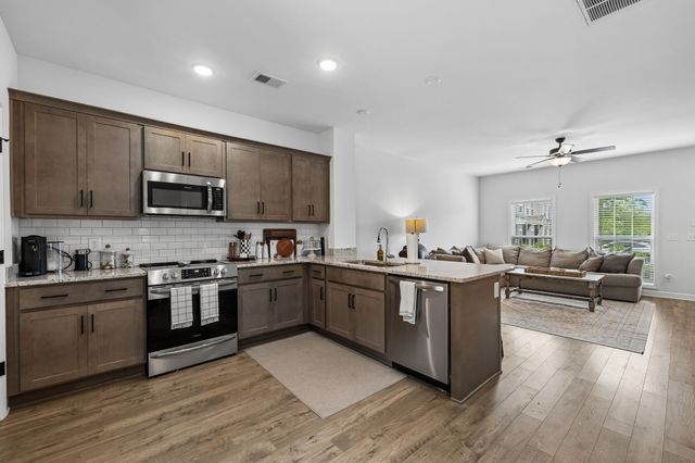 201 Harvard Dr, Gallatin, TN 37066