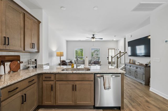 201 Harvard Dr, Gallatin, TN 37066