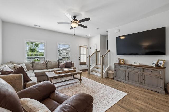 201 Harvard Dr, Gallatin, TN 37066