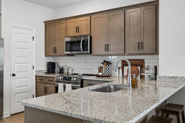 201 Harvard Dr, Gallatin, TN 37066