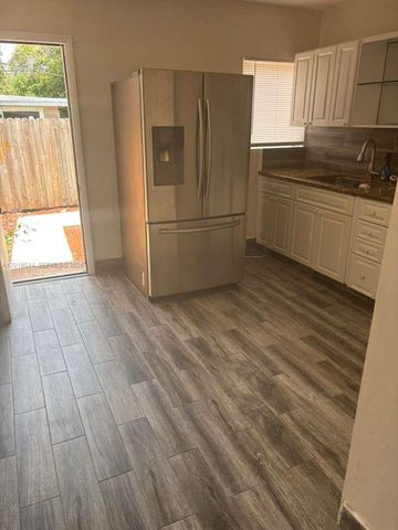 1447 NW 98th St 0, Miami, FL 33147