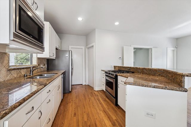 9710 Riddlewood Lane, Houston, TX 77025