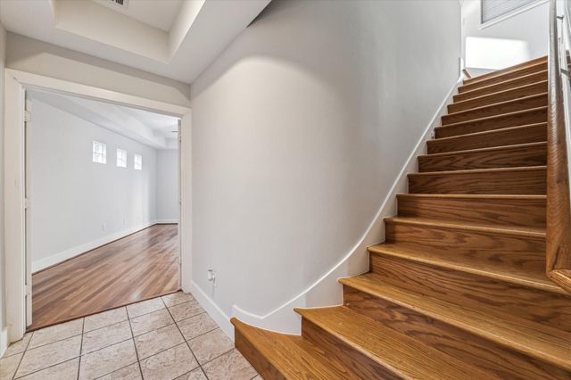 9710 Riddlewood Lane, Houston, TX 77025