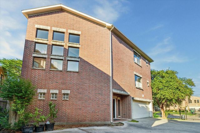 9710 Riddlewood Lane, Houston, TX 77025