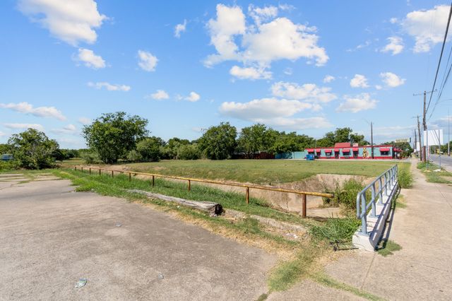 5412 Ramey Avenue, Fort Worth, TX 76105