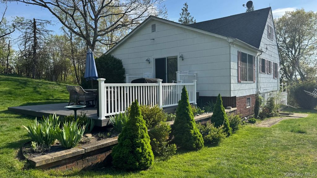 21 Varna Lane, Mahopac, NY 10541