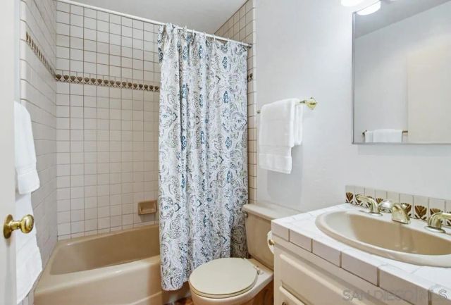 4562-64 Pescadero Ave., San Diego, CA 92107