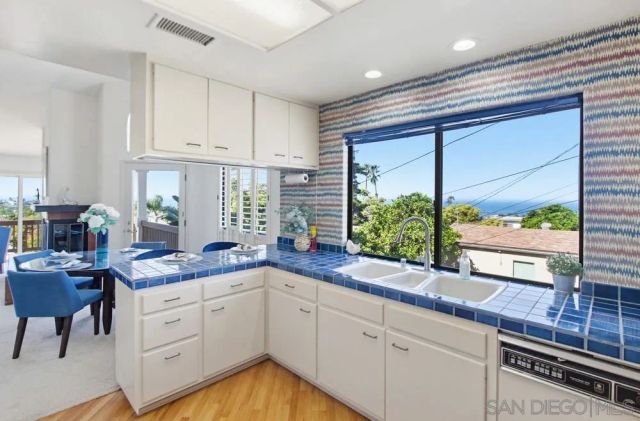 4562-64 Pescadero Ave., San Diego, CA 92107