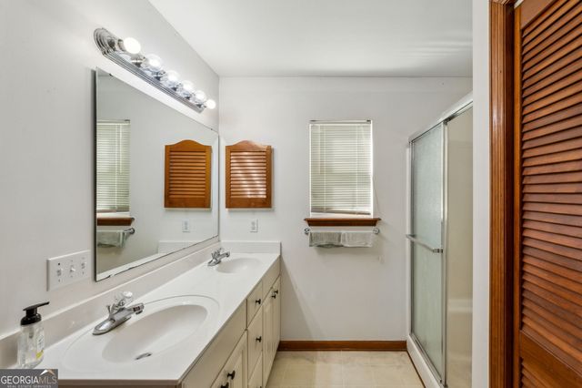 81 Retreat Place, Woodbine, GA 31569