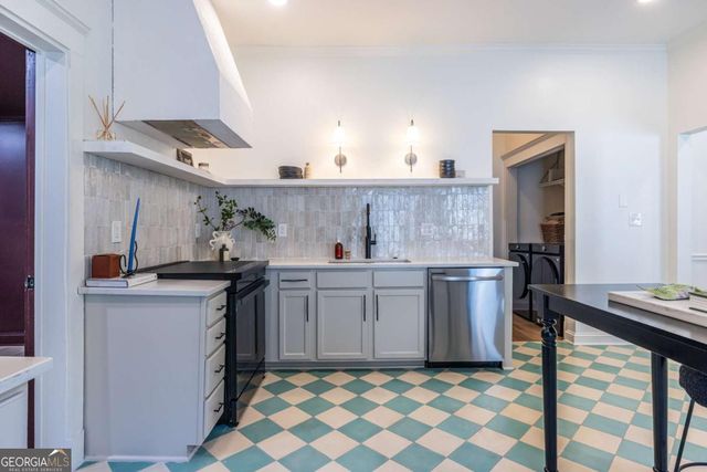 908 Oakhill Avenue SW, Atlanta, GA 30310