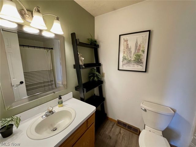38445 Westminster Lane, Willoughby, OH 44094