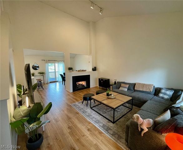 38445 Westminster Lane, Willoughby, OH 44094