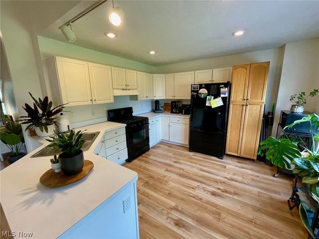 38445 Westminster Lane, Willoughby, OH 44094