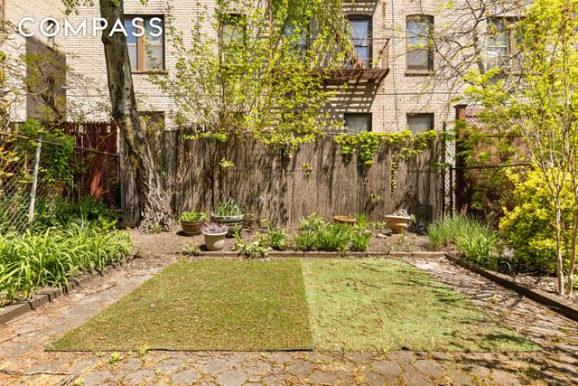 573 16th Street, New York City, NY 11215